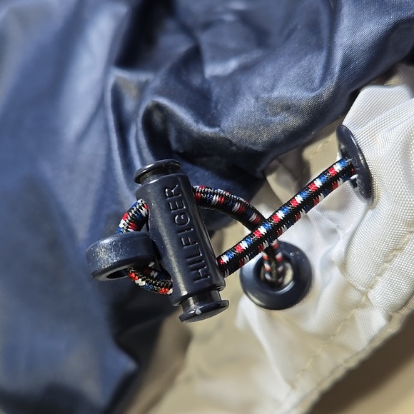 Tommy Hilfiger Wind Resistant Hooded Puffer Chevron Colorblock LG - Picture 11 of 12